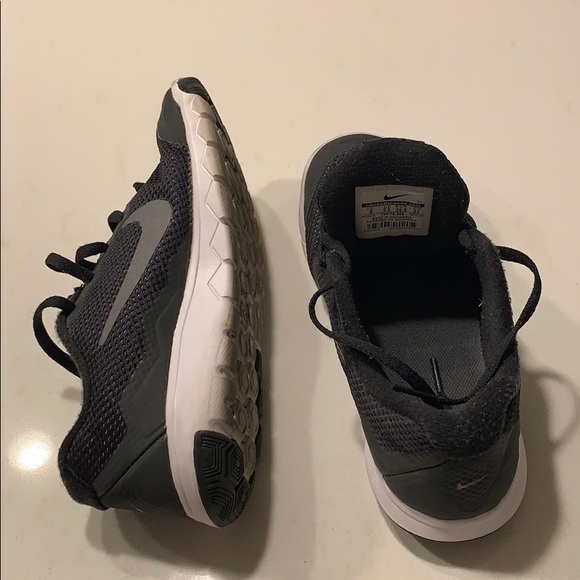 Nike black running shoes - Picture 5 of 5